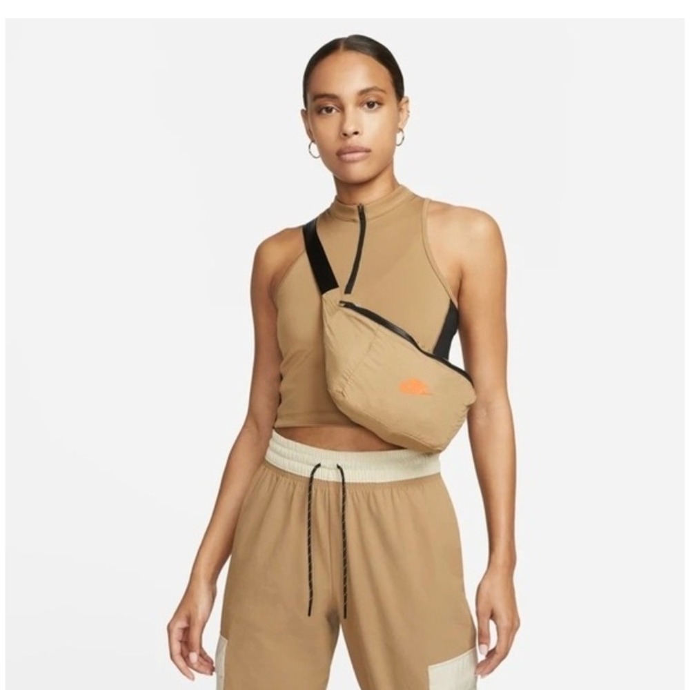 Nike Women's XL Sportswear Revolution Half Zip Hooded Windbreaker Jacket - Picture 2 of 11